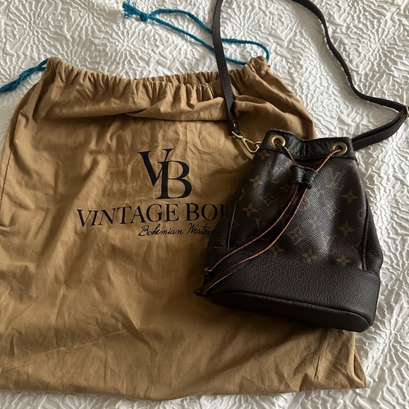 Louis Vuitton (Vintage Boho) Monogram Bucket Bag With Drawstring Closure - Picture 1 of 7